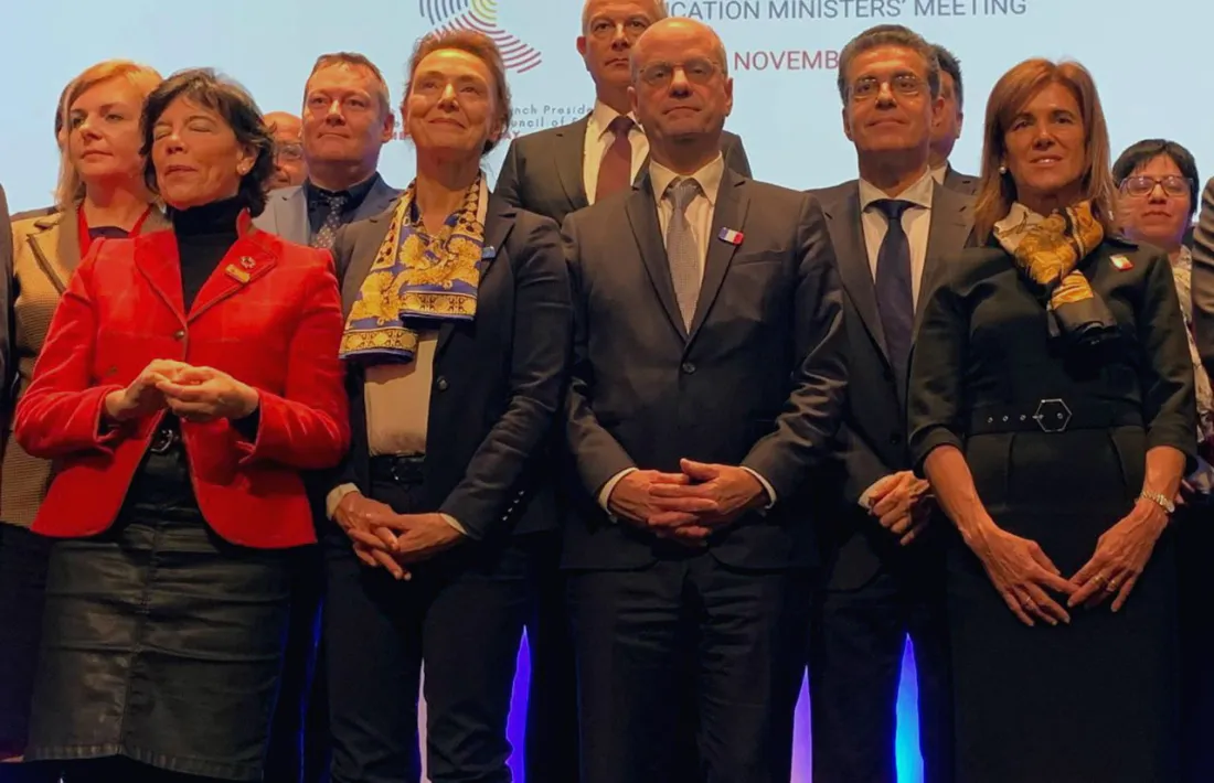 Ester Vilarrubla en la conferència del Consell d'Europa de ministres d'Educació, a París.