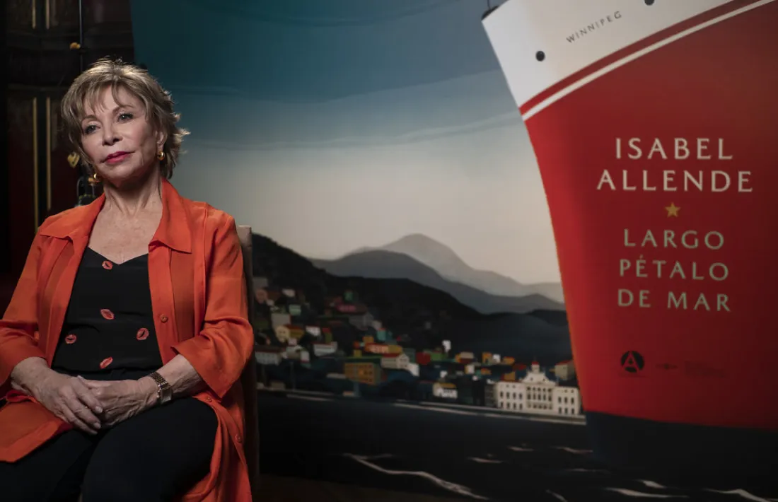 La novel·lista, a la presentació madrilenya de ‘Largo pétalo de mar’, que va tenir lloc al maig a la Casa América de la capital espanyol