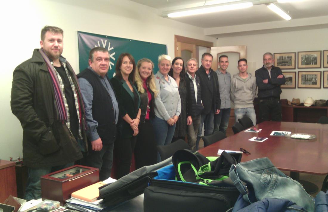 Un moment de la presentació de la candidatura d’Agrupament Encampadà, ahir a la tarda.