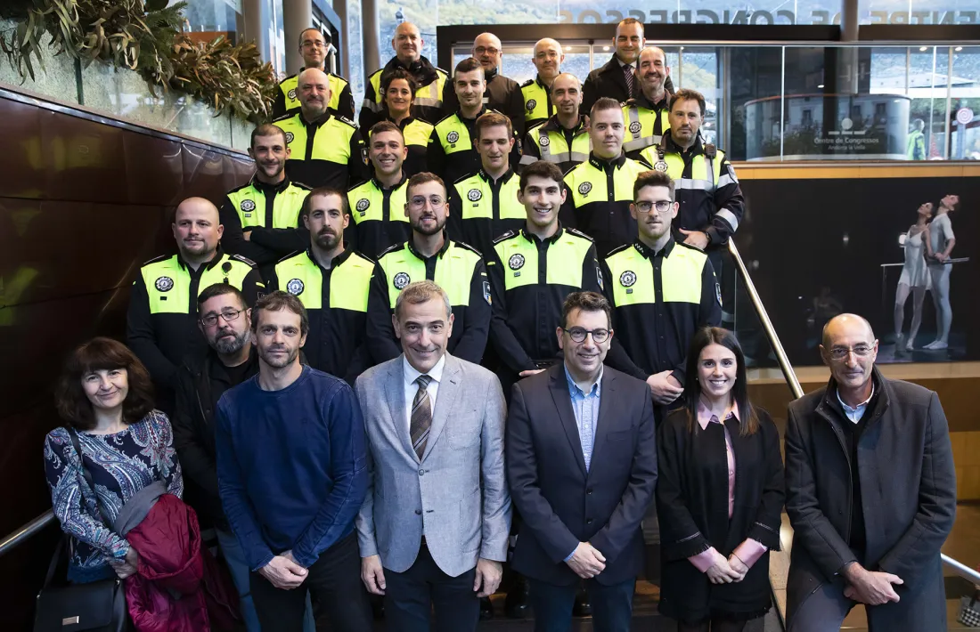 Un total de nou aspirants superen el curs per a agents de circulació comunals