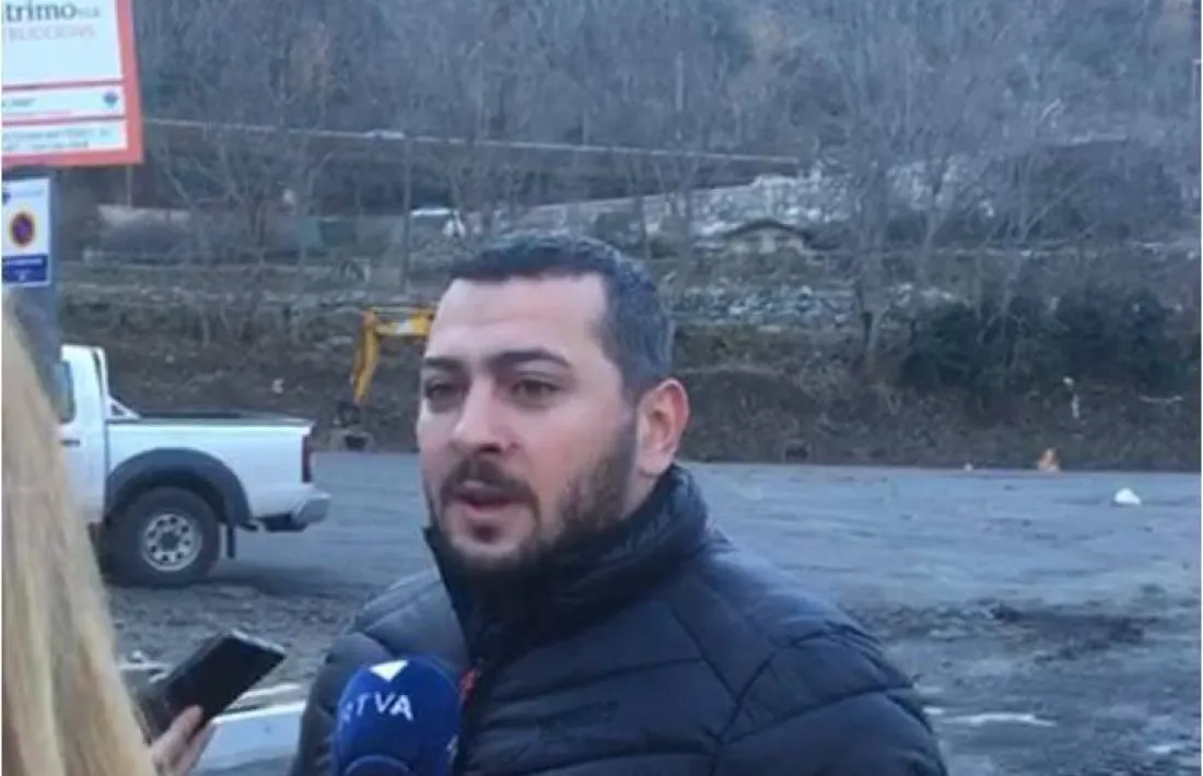 Santiago González va explicar el projecte al peu de l’antic telecabina, ahir.