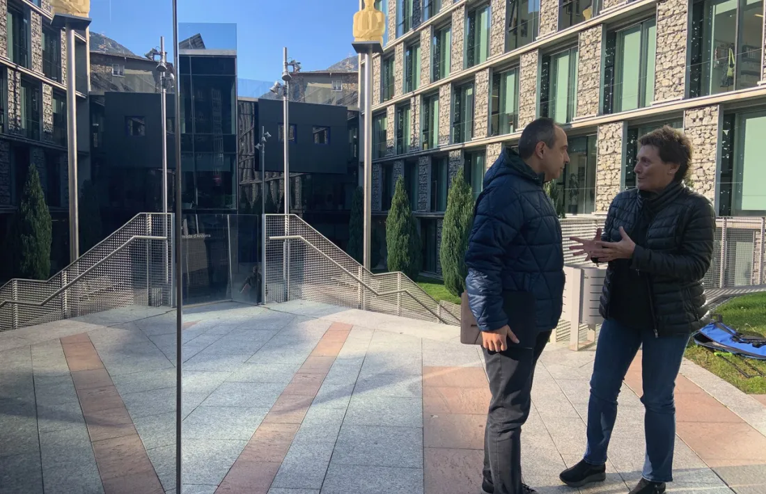 Emi Matarrodona amb el número dos, Jaume Carrera, ahir.