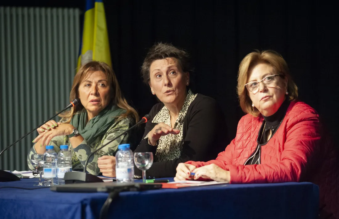 Marsol, Matarrodona i Carmona durant el debat organitzat pel Sitca, ahir al vespre.