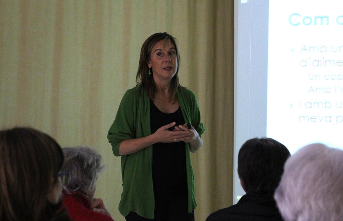 La dietista Marta Pons, en una conferència anterior.