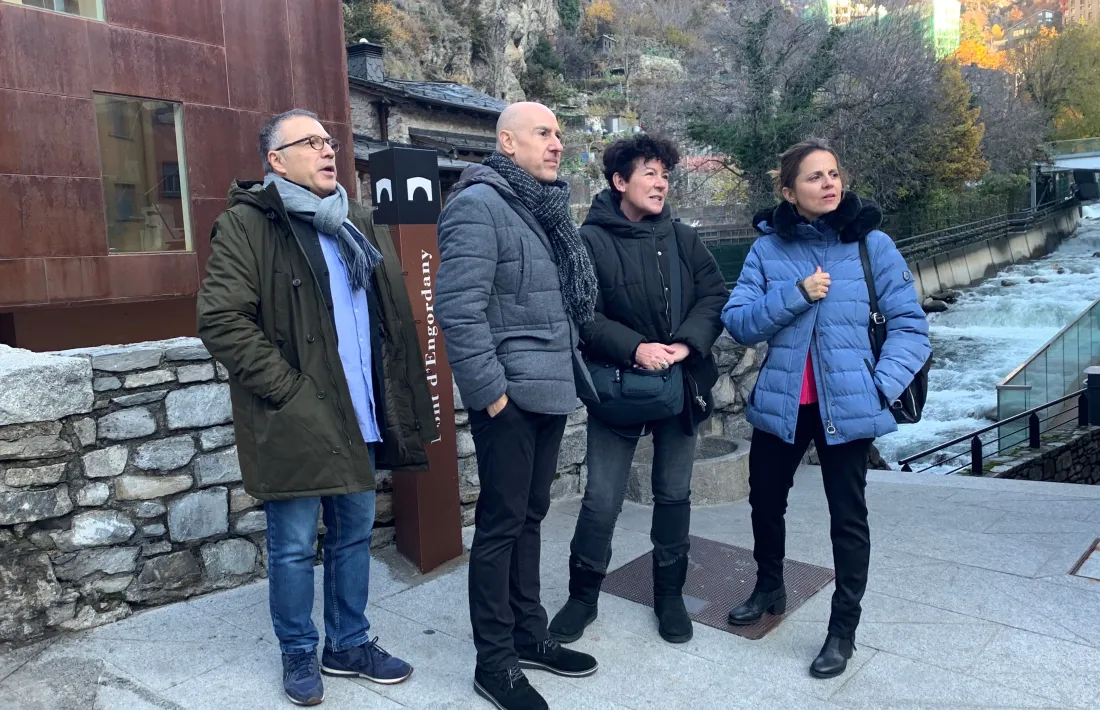 Els membres de la candidatura del PS van visitar ahir el pont d’Engordany.