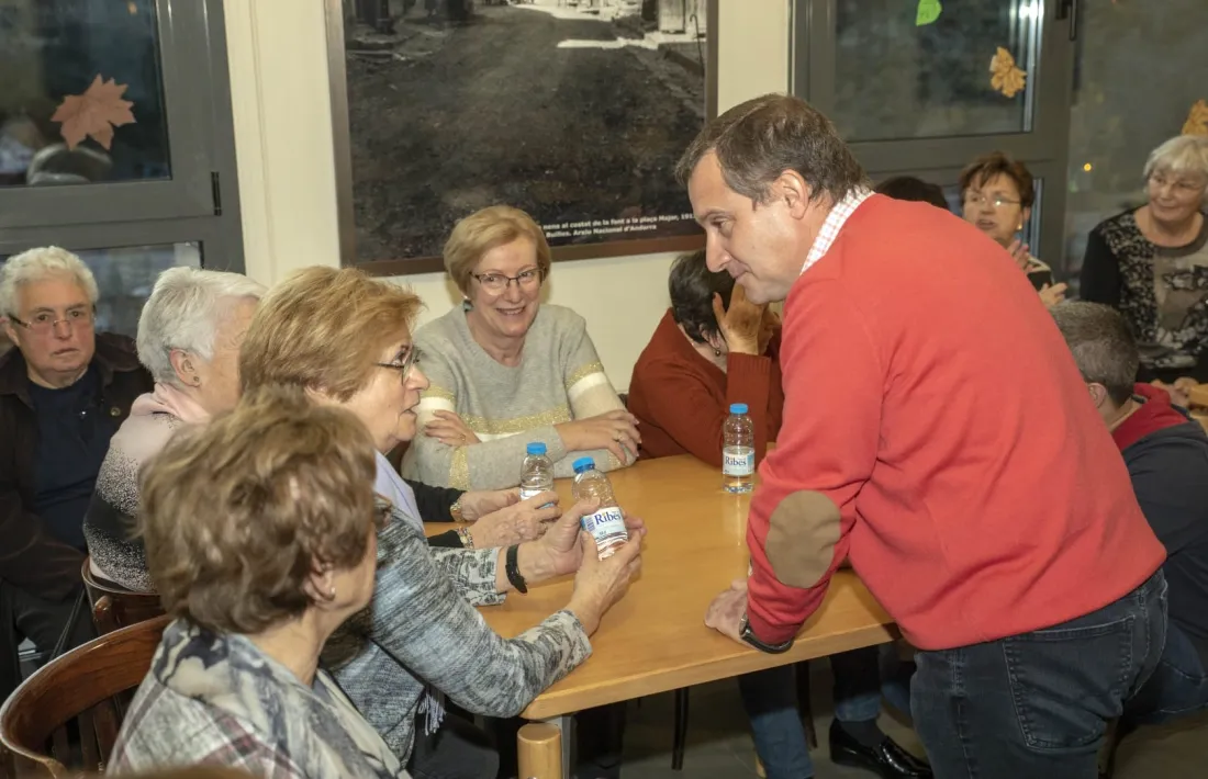 Majoral va visitar ahir la Llar de Lòria per exposar l’apartat social del programa.