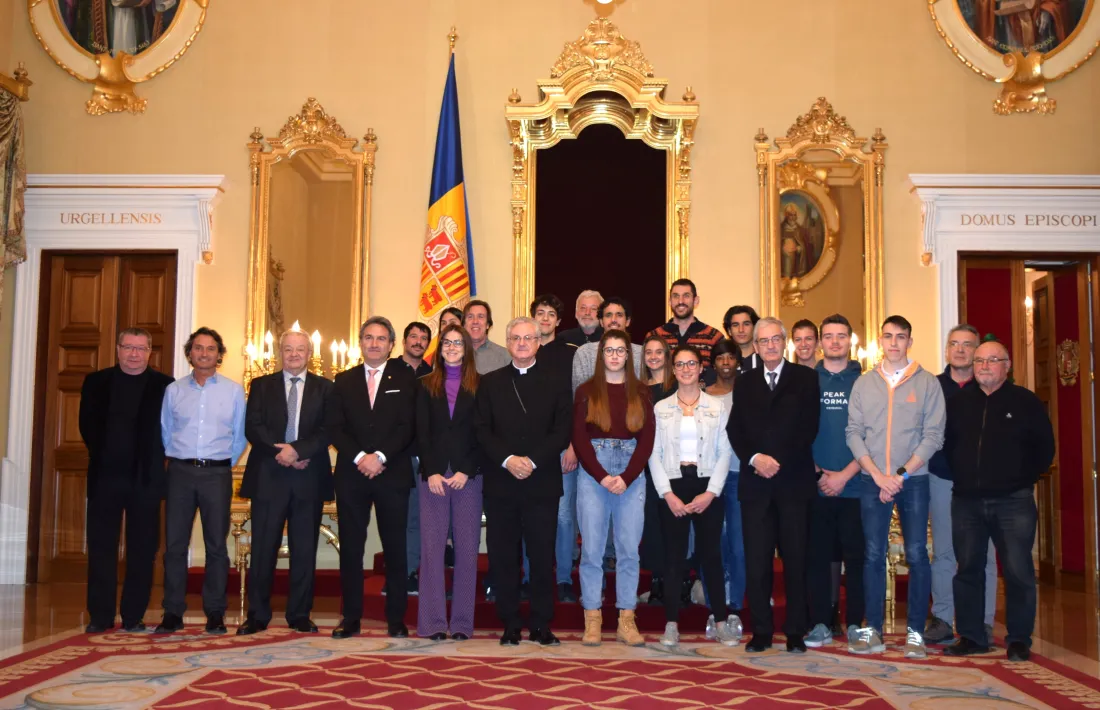 Els integrants de la delegació andorrana al Palau Episcopal