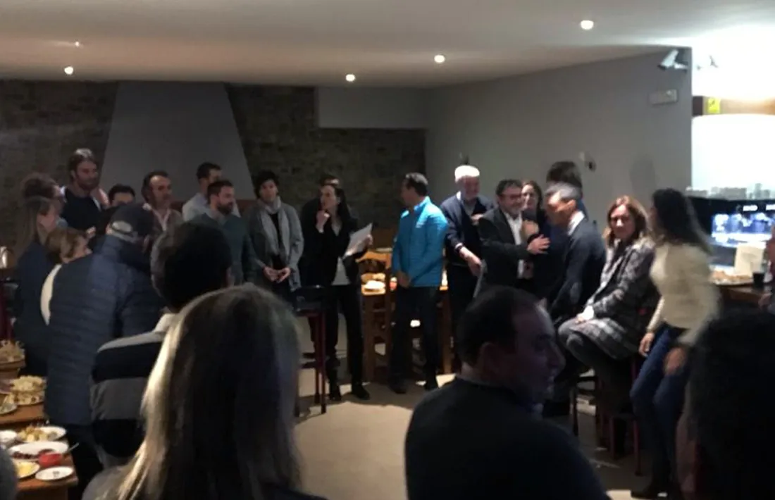 Un moment de la trobda de CC+DA+L’A amb els veïns de l’Aldosa i Anyós.