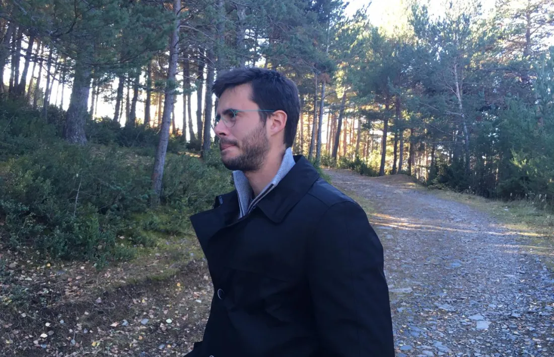 Cerni Cairat va desfilar ahir per la Rabassa per explicar les propostes de Desperta Laurèdia sobre l’accés a la Vall del Madriu.