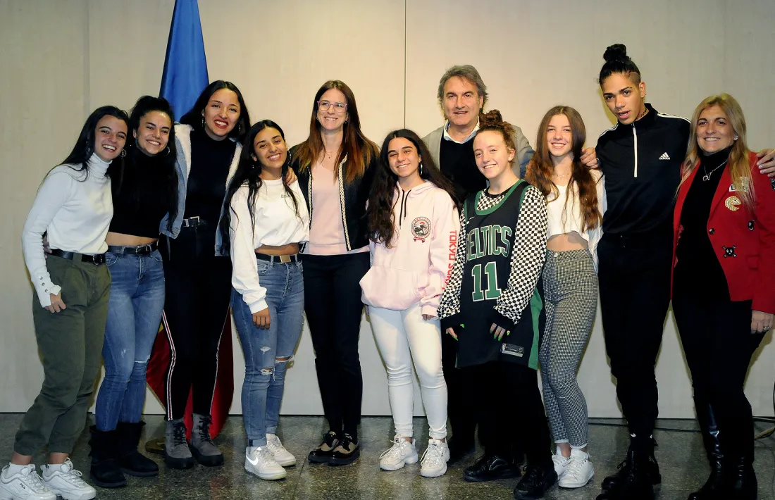 Els ballarins premiats a Orlando amb la ministra Sílvia Riva i el secretari d'Estat Justo Ruiz.