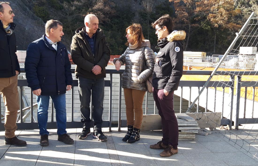 Majoral, segon per l’esquerra, amb els seus companys de llista, ahir a l’avinguda Cairat.