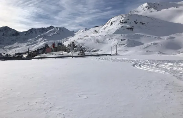 agrupament_encampada_cementiri_pas