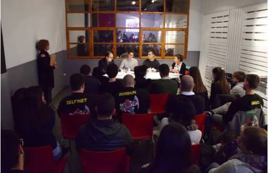 Nombrosos joves van participar en la presentació de les propostes de les quatre candidatures, ahir al vespre.