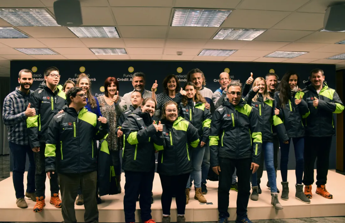 L'equip dels Special Olympics amb la nova equipació