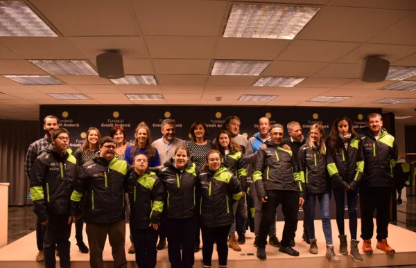 p._29_fotonoticia_fca_lliurament_equip_esqui_special_olympics