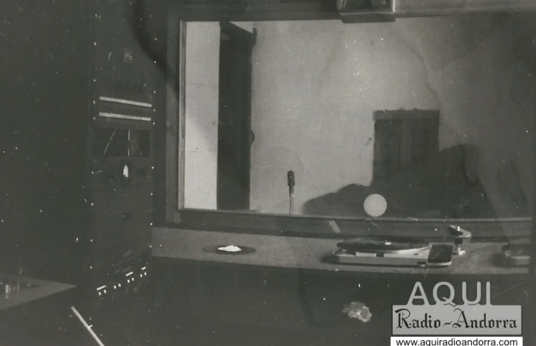 L'estudi i la cabina de control d'Encamp, l'estiu del 1976.