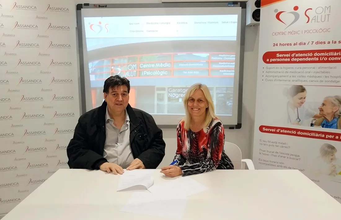 El president d'Assandca, Josep Saravia i Maria Carmen Garcia Oliva, gerent i cap de l'àrea de Psicologia de Som Salut.