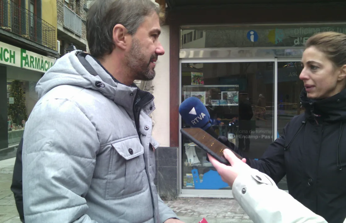 Rios va fer les declaracions davant l’oficina de turisme d’Encamp, ahir al matí.