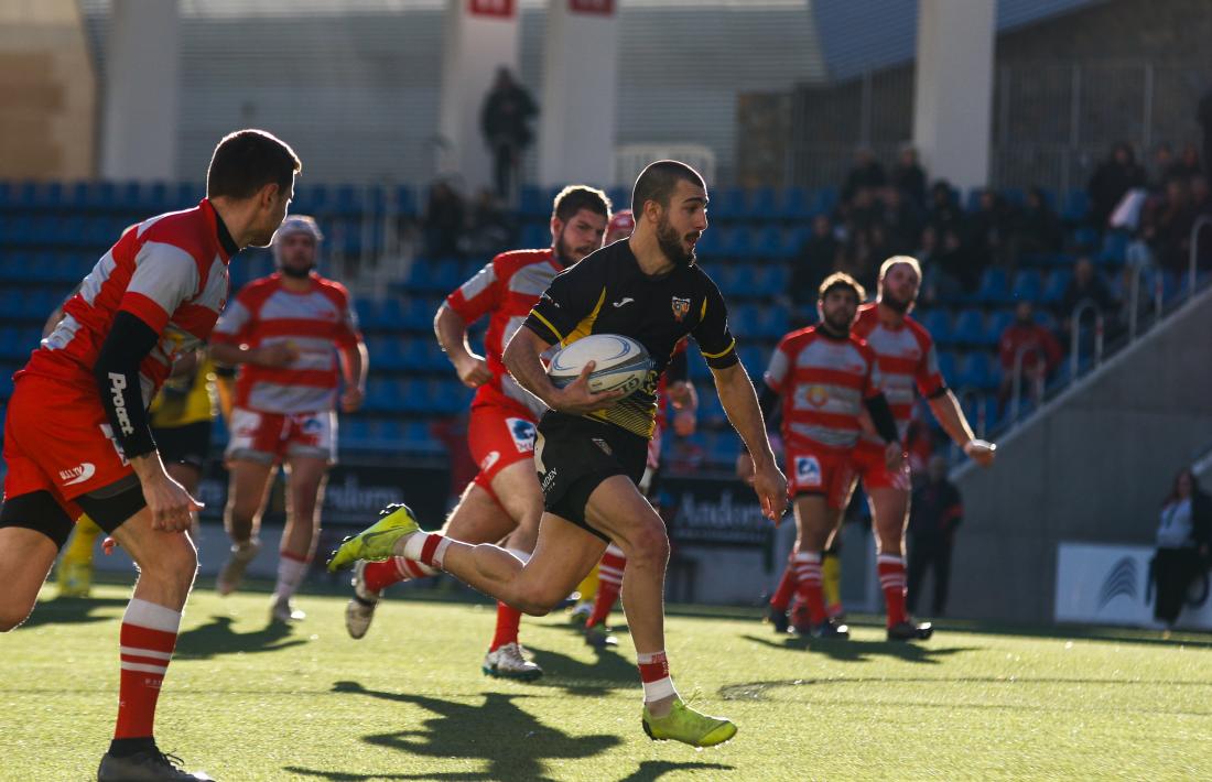 Ramas Jinashvili, del VPC Andorra, en l’últim assaig del primer temps contra el Tarascó.