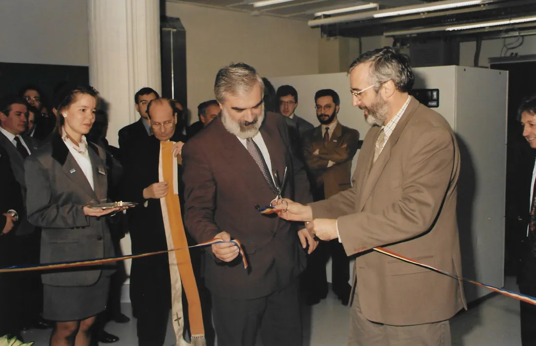 Inauguració de la central telefònica internacional de l'STA