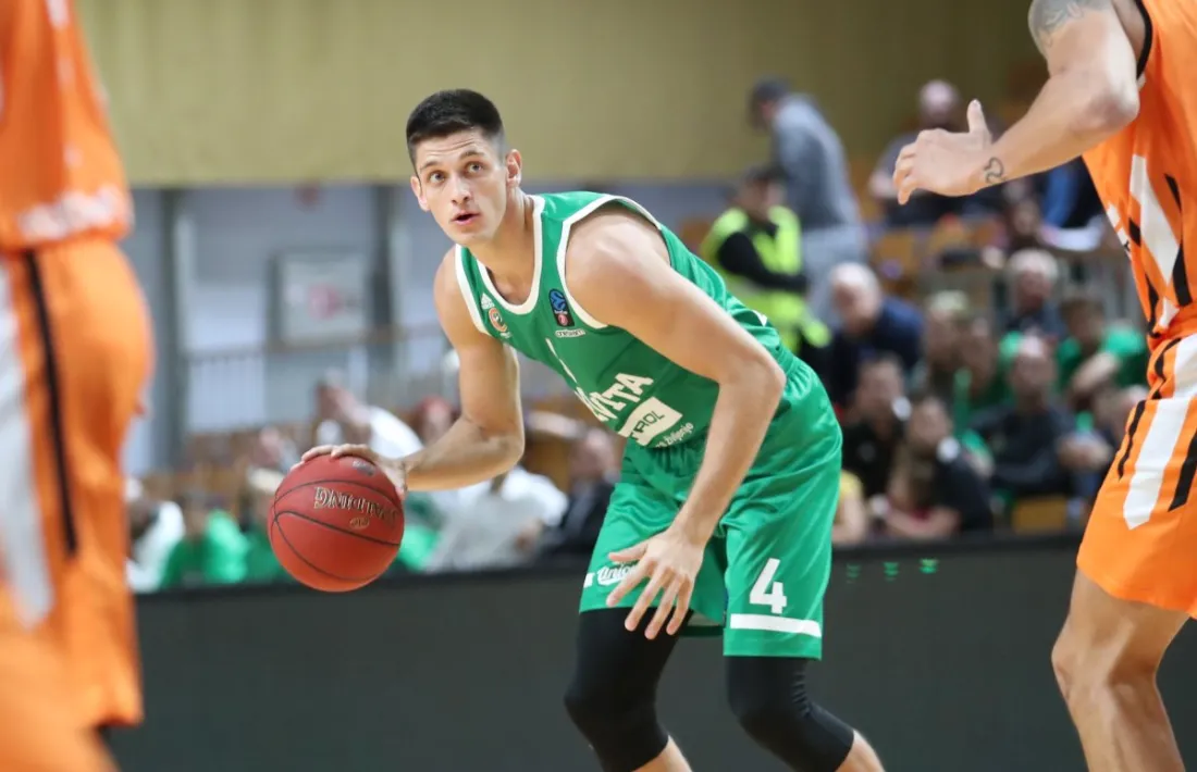  Fan els deures, però acaben segons