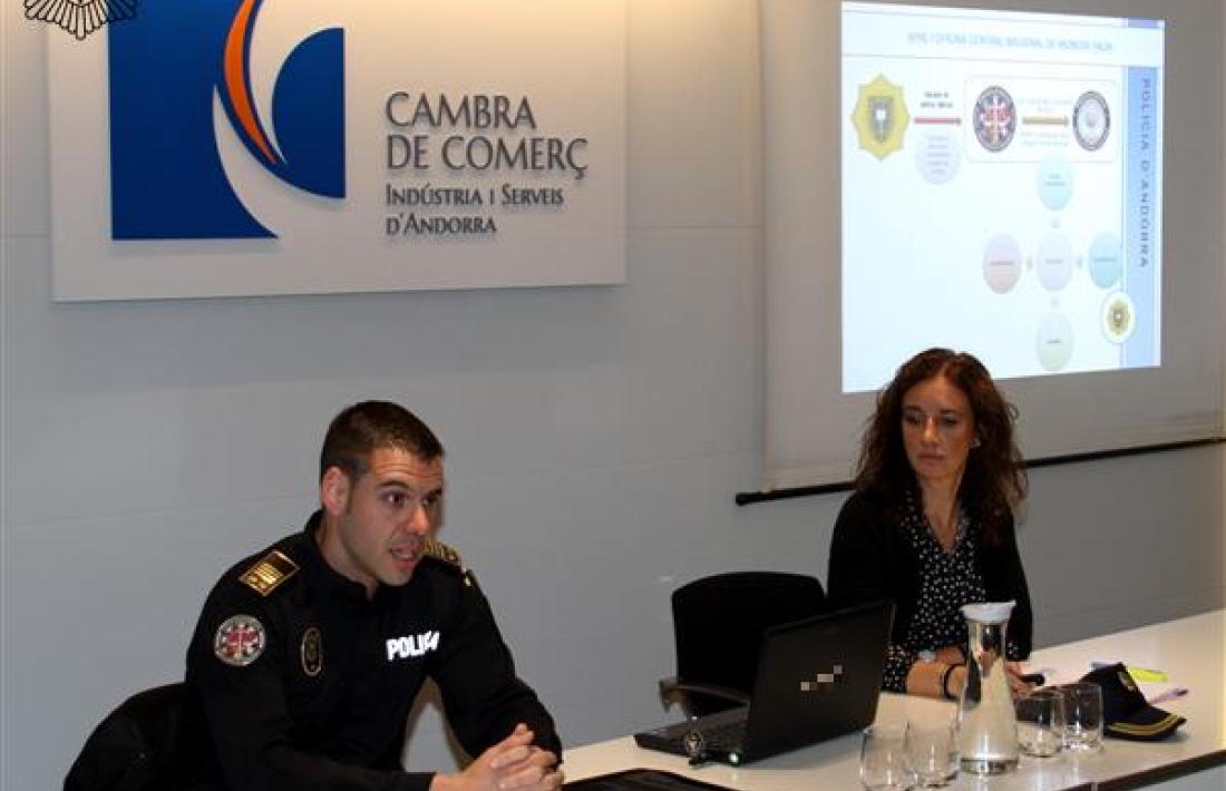 La Policia ha impartit, aquest dimecres, un curs sobre falsificació i detecció de moneda falsa.