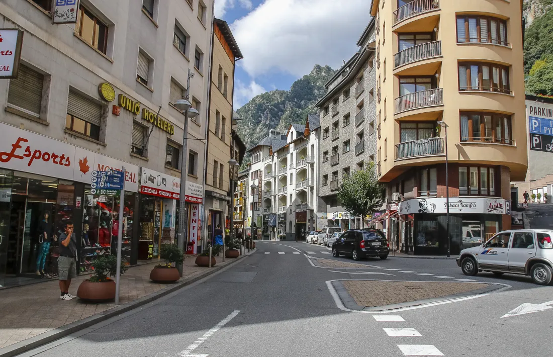 Vista del carrer Príncep Benlloch, un dels que tindrà telegestió.