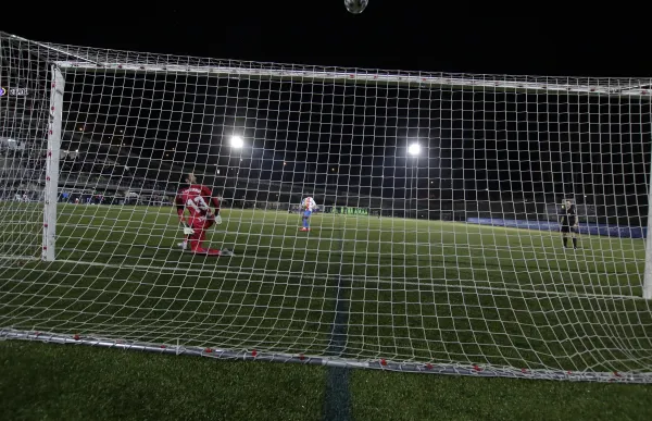 p._19_central_musa_penal_panenkafacundo_santana215