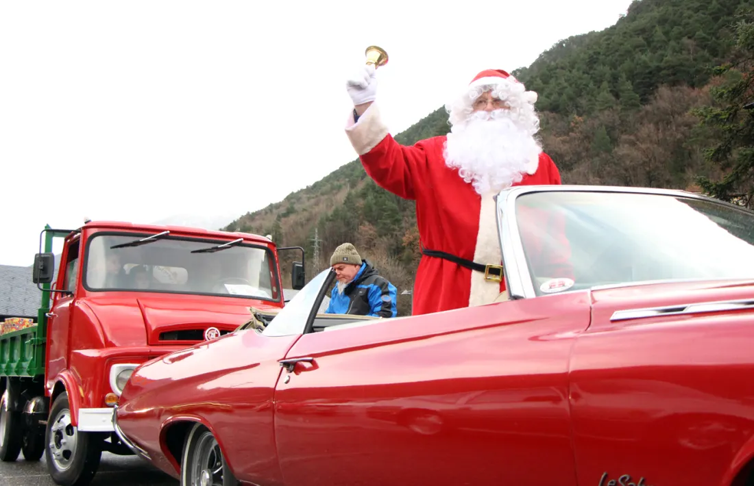 El Pare Noel apunt de donar el tret de sortida a la sortida solidària de l'AAVA.