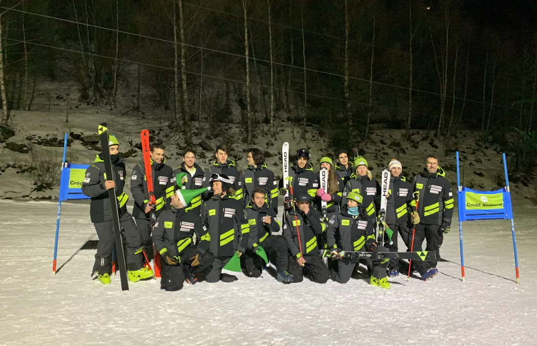 L’equip d’esquí alpí de la FAE al Parador Canaro de Canillo.