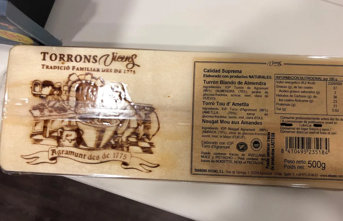 Una teula de torrons Vicens. 