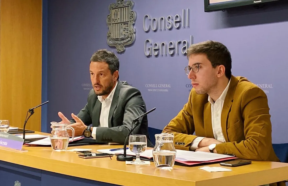  Roger Padreny, a la dreta, acompanyat del també conseller Pere López.