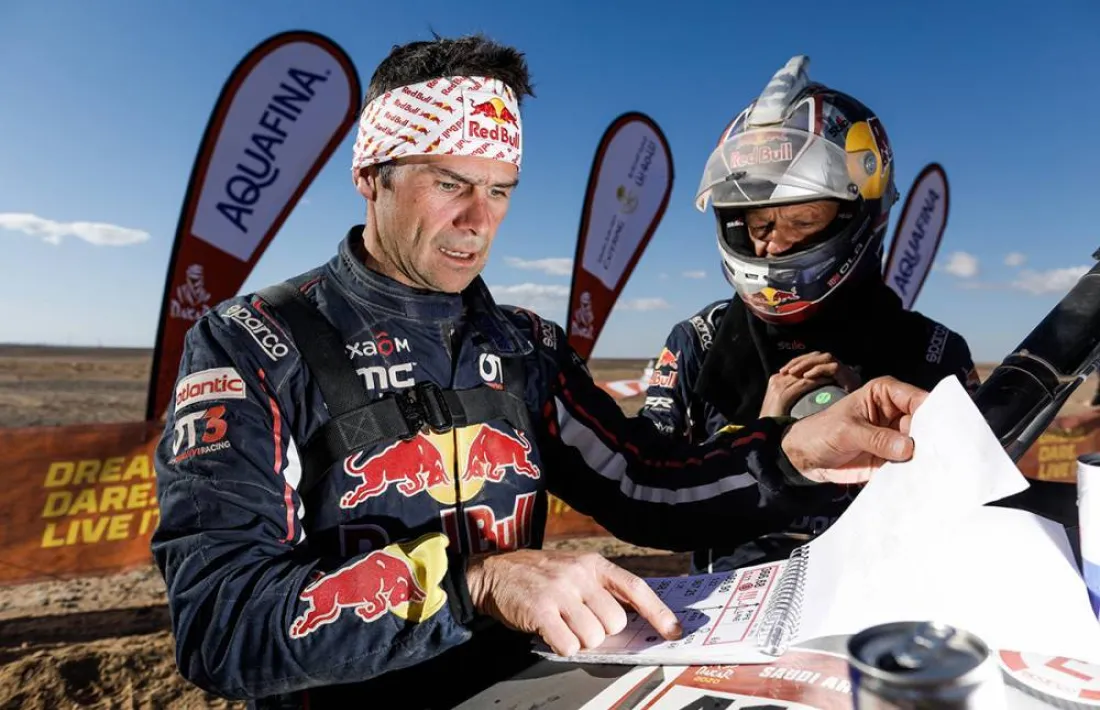 Cyril Despres amb el seu company Mike Horn durant la segona etapa del raid.