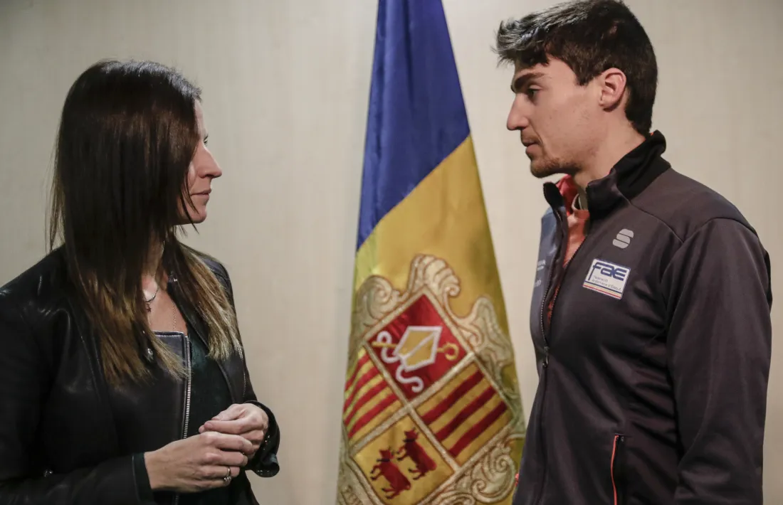 Un moment de la recepció que l’executiu va oferir ahir a Irineu Esteve.