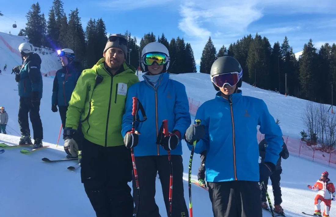 Carla Mijares i Ty Acosta amb el seu tècnic ahir a Lausana.