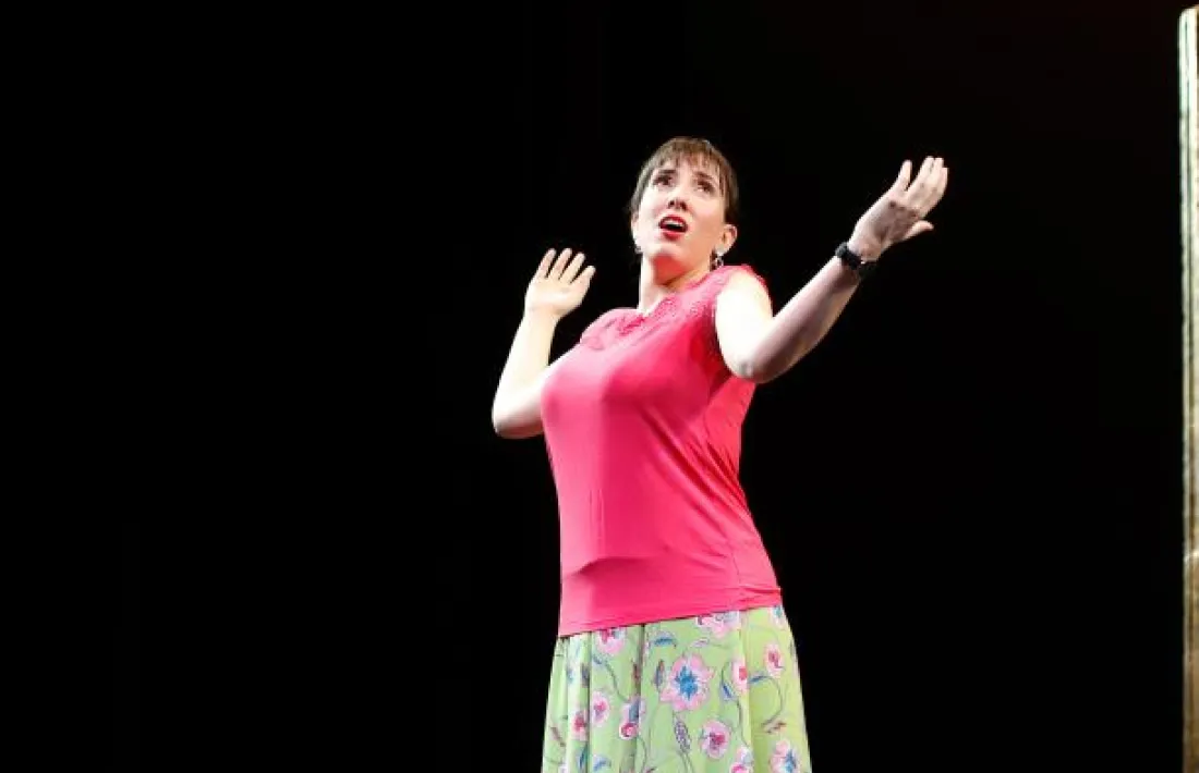 Jonaina Salvador, en un assaig de la sarsulea 'La corte de Faraón'.