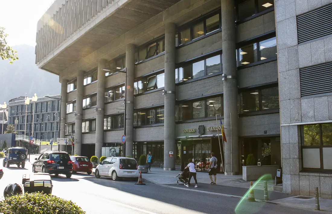 Vista de l’edifici administratiu del Govern.