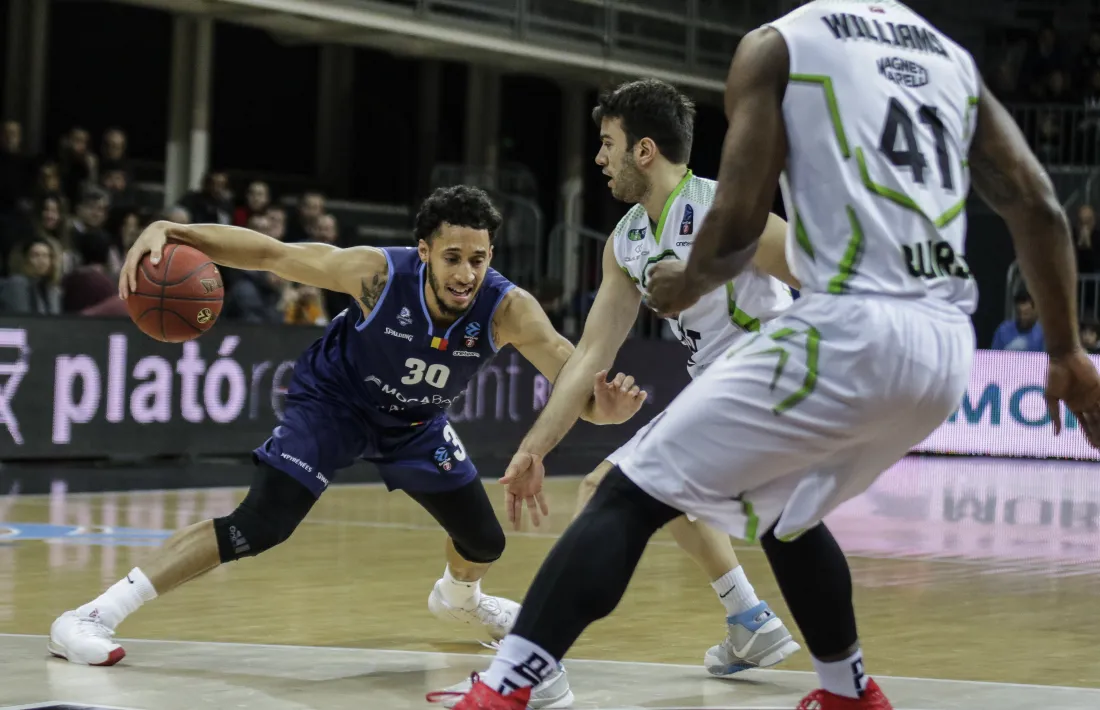 Jeremy Senglin va anotar 10 punts i va ser un dels jugadors més destacats d’un partit que té fàcil oblit contra el Tofas Bursa.