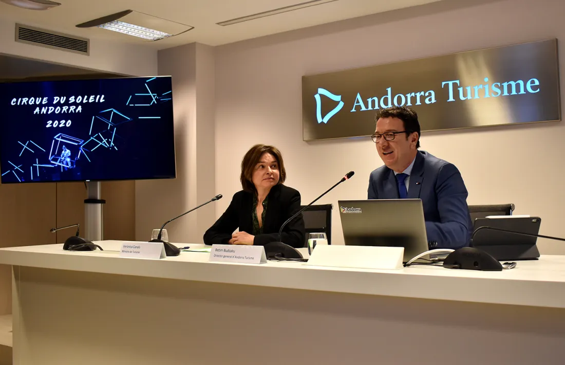La ministra de Turisme, Verònica Canals, i el director general d'Andorra Turisme, Betim Budzaku, durant la roda de premsa.