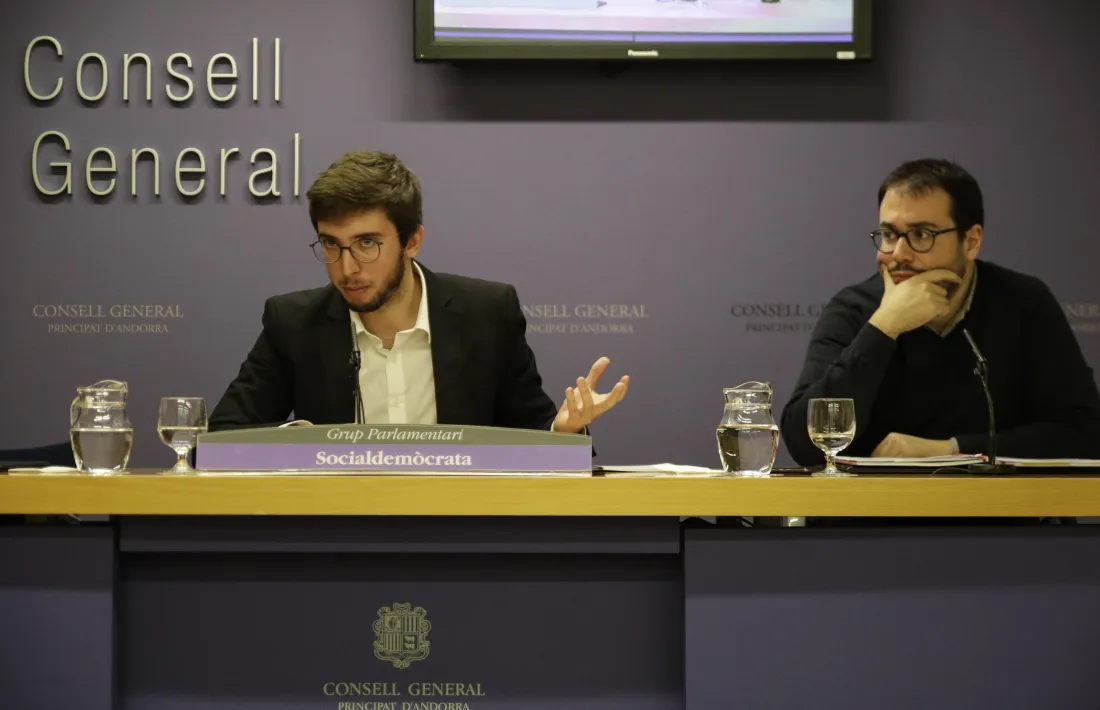 Els consellers generals socialdemòcrates Roger Padreny i Carles Sánchez en la compareixença d’ahir.