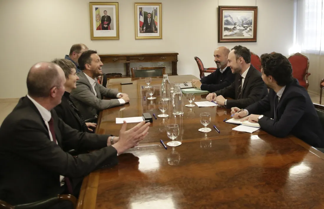 La reunió del cap de Govern i el titular de Salut amb els consellers generals del PS.