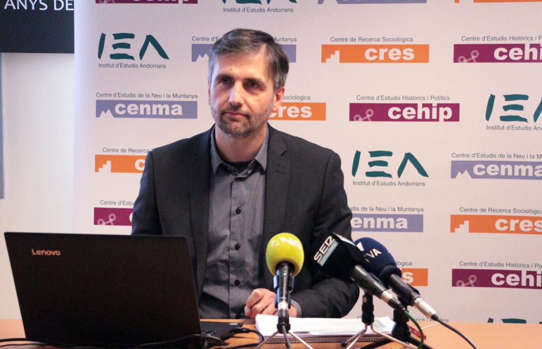 El director del CRES, Joan Micó, durant la roda de premsa d’ahir.