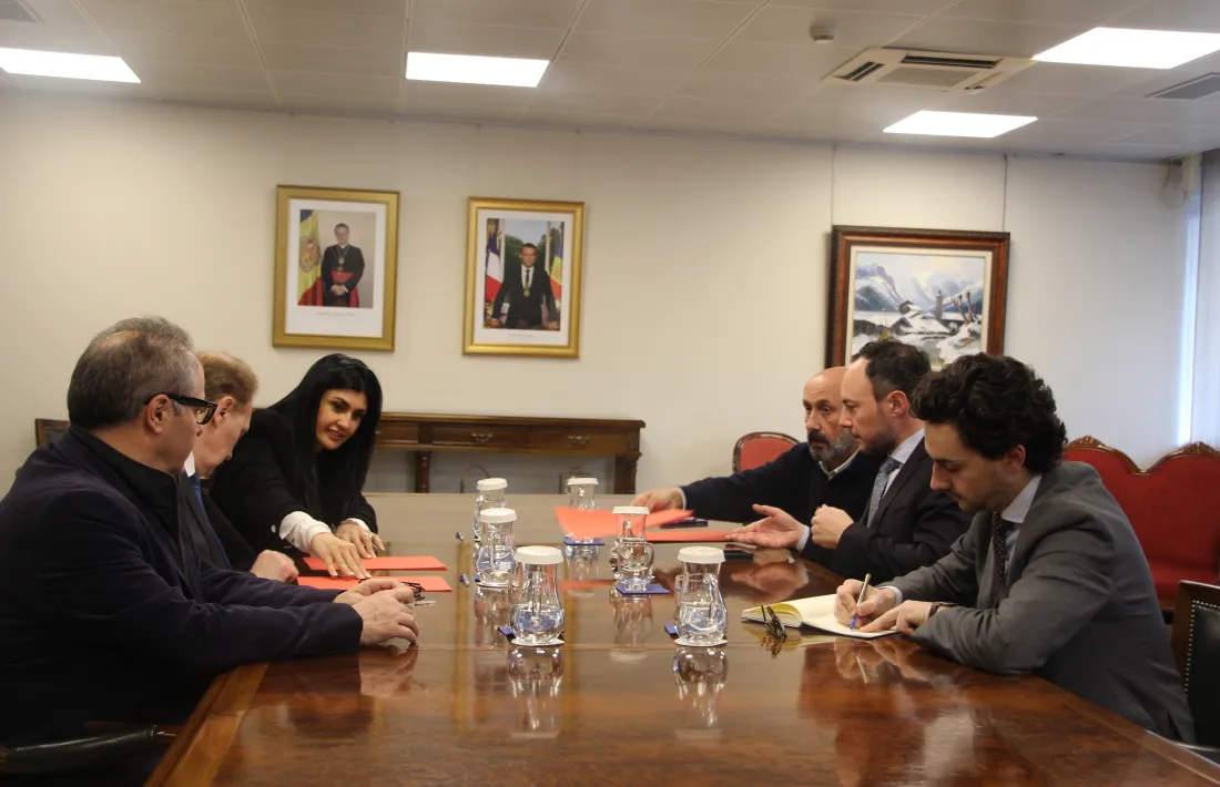 Reunió del cap de Govern, Xavier Espot, i el ministre de Salut, Joan Martínez Benazet, amb representants del grup parlamentari terceravia per tractar el pacte d'Estat.