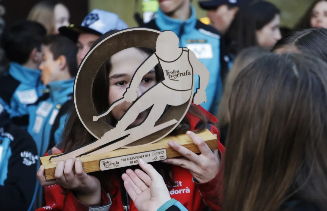 Segon lloc per equips i 16 medalles