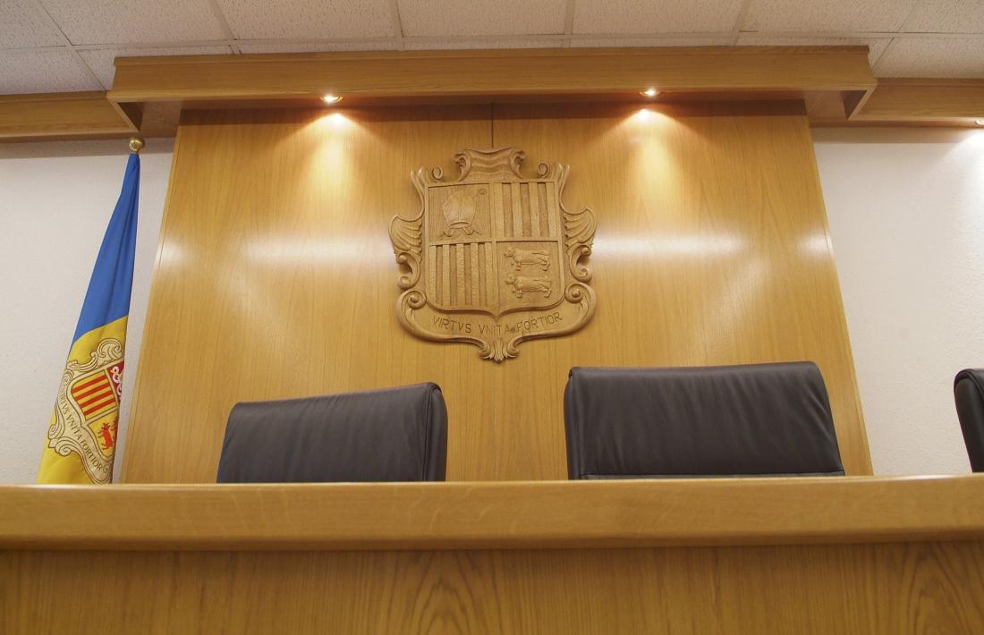 Vista d’una sala de tribunals.