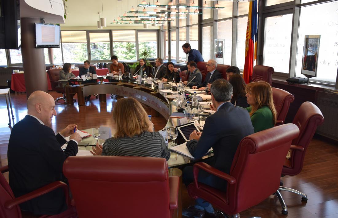 Un moment de la primera reunió de cònsols del mandat, que va tenir lloc ahir a Canillo.