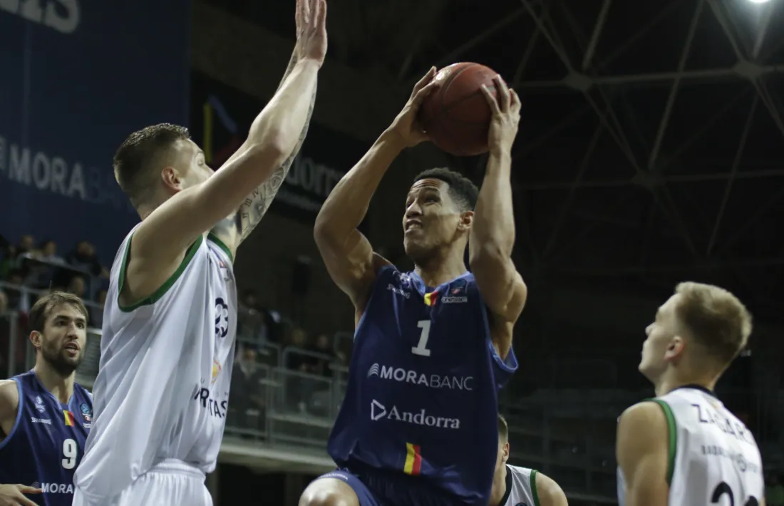 L’aler pivot dominicà, amb passaport espanyol, ‘Tyson’ Pérez va anotar 6 punts i va capturar 7 rebots contra el Joventut Badalona.