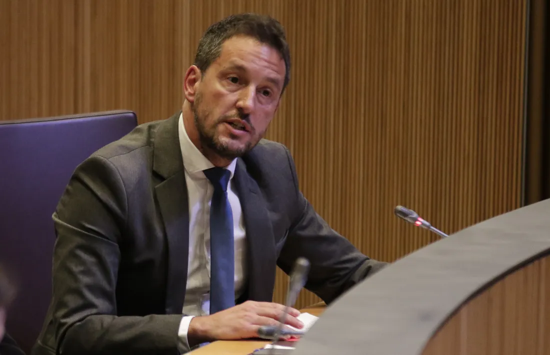 El president del grup parlamentari socialdemòcrata, Pere López, en una intervenció al Consell General.
