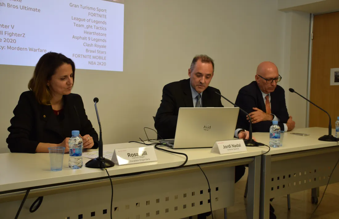 La cònsol major d'Escaldes-Engordany, Rosa Gili, el director general d'Andorra Telecom, Jordi Nadal, i el rector de la Universitat d'Andorra, Miquel Nicolau.