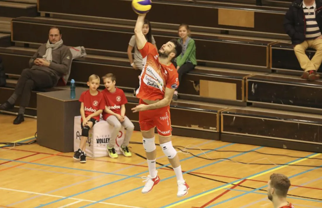 El col·locador andorrà Xavi Folguera, amb el Volleybalclub Greenyard Masseik.